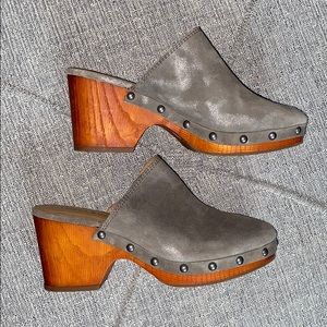 Lucky Brand Yeats Grey Suede Wooden Clogs